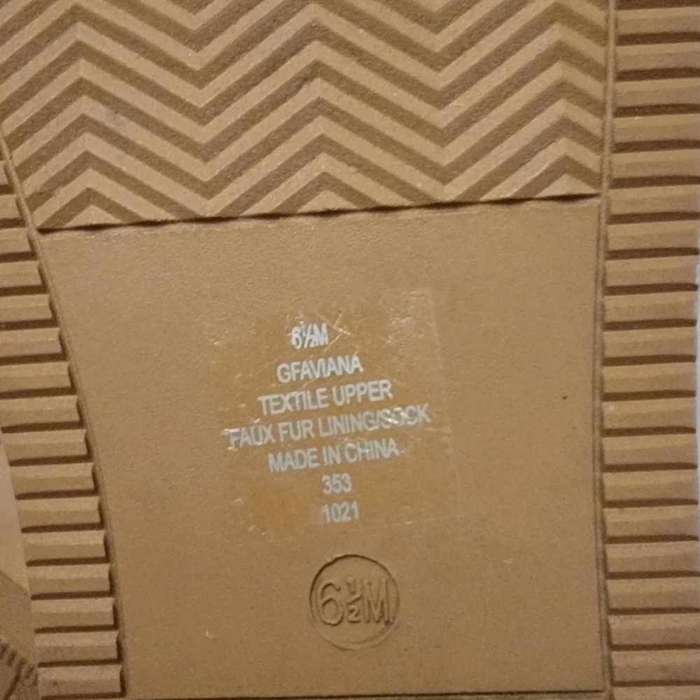 Guess Tan Winter Boots - Picture 5 of 7